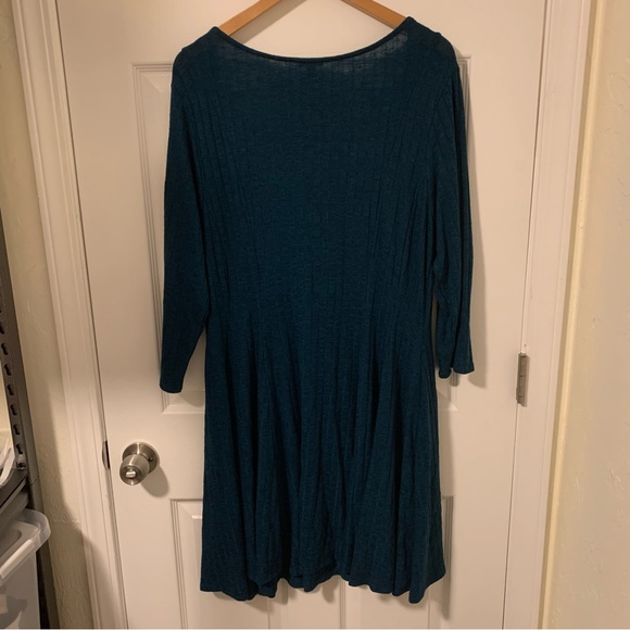 ❌SOLD❌ Torrid (Size 2) Teal Colored 3/4 Sleeves Dress - Picture 5 of 6